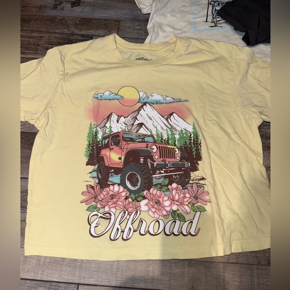 Women’s or tween Bundle Tee’s Medium Pre-owned - Picture 2 of 8